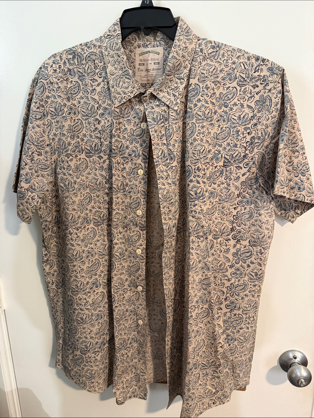 Brahma Beach Short-Sleeve Button-Down Shirt in Beige & Blue Floral